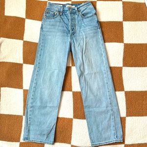 Levi’s Rib Cage Straight  size 24